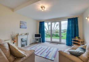 Seacroft 6 Carthew Court